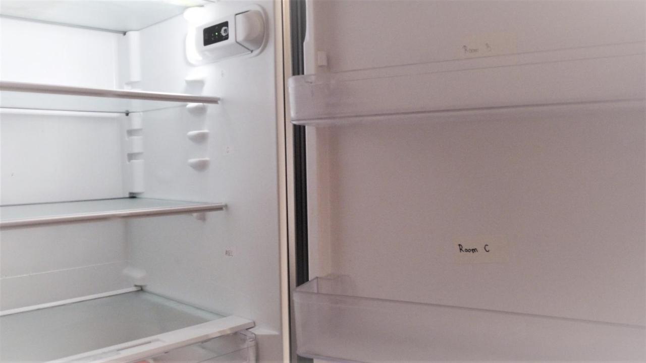 Privatzimmer Im Apartment - Apple Tv Netflix Kingsize Bett Arbeitsplatz Naehe Hbf Кобленц Екстериор снимка